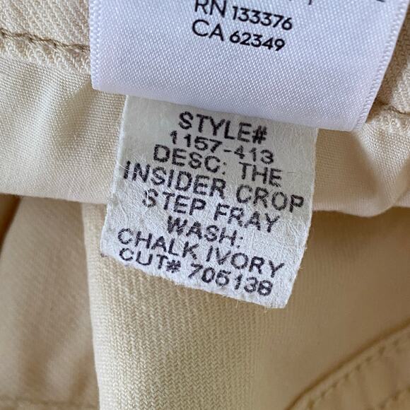 Mother The Insider Crop Step Fray Size 26 Chalk Cream Jeans Lightweight Neutral - Picture 14 of 16